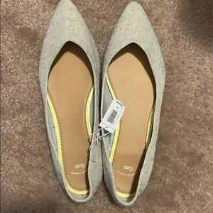 Size 9 Gap Flats